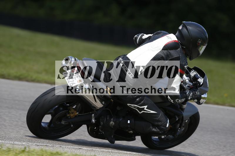 /Archiv-2024/29 12.06.2024 MOTO.CH Track Day ADR/Gruppe blau/65